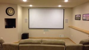 projector installation and projector screen image